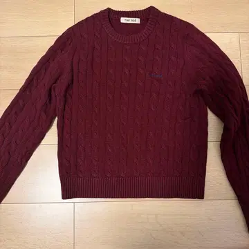 THE TOE 버건디 케이블 니트 스웨터
