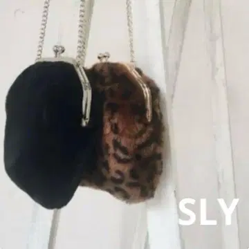 SLY 레오파드 퍼 숄더백