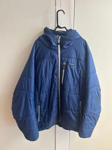 patagonia 블루 다운 자켓 L 사이즈