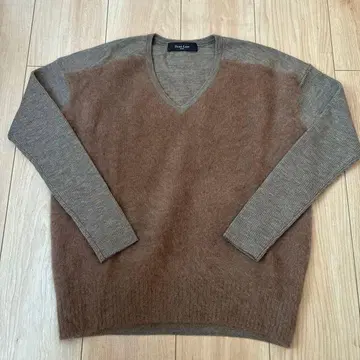 Demi-Luxe BEAMS 브라운 계열 V넥 울 스웨터