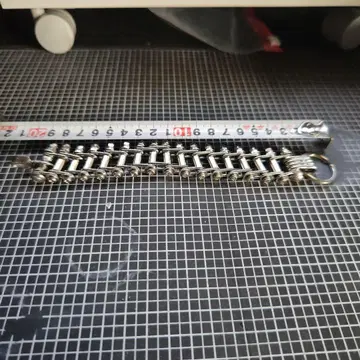 누구와도 겹치지 않는 빈티지 초와이드 팔찌입니다