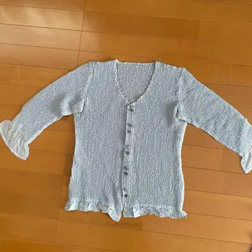 프릴 달린 화이트 니트 가디건