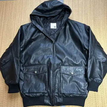 후드 부착 가죽 자켓