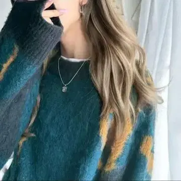 새상품 미사용 클래식 엘프 더블 자카드 샤기 니트 풀오버