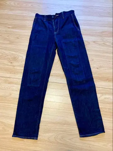 ARAKA 다크 블루 스트레이트 데님 팬츠