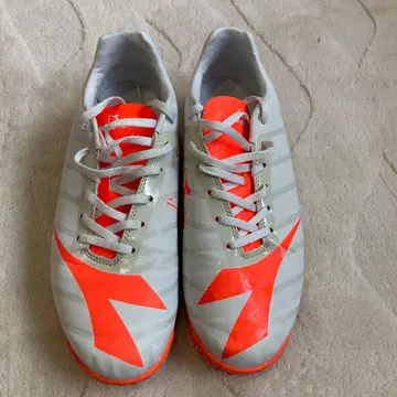 Diadora 축구화 그레이/오렌지