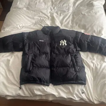 뉴욕 양키스 다운 자켓 블랙