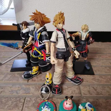 킹덤하츠 파이널 판타지 피규어 세트