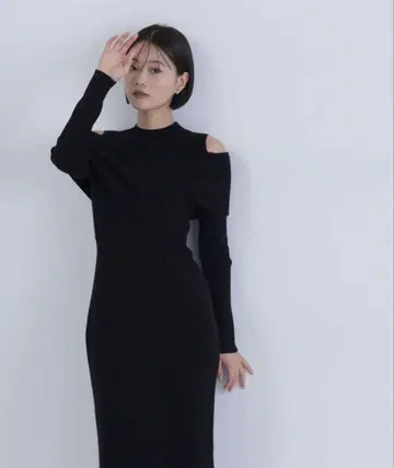 NATURAL BEAUTY BASIC 오프숄더 블랙 니트 원피스