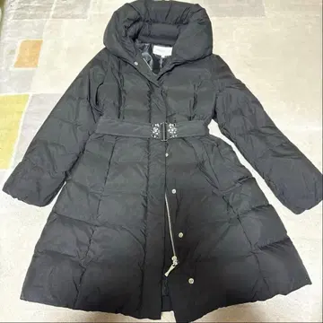 프로포션 비쥬 장식 블랙 다운 자켓