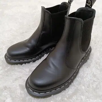 닥터마틴 2976 화이트 스티치 첼시 부츠 UK4