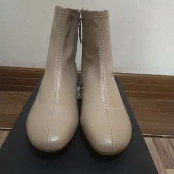 미사용 새상품 엘르 베이지 합성 피혁 부츠 S/M