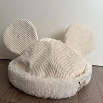 미키 보아캡 화이트