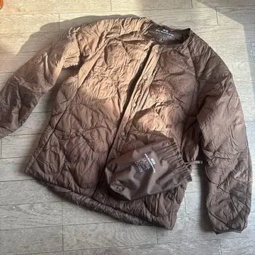 미사용 새상품 UNIQLO White Mountaineering 다운 M