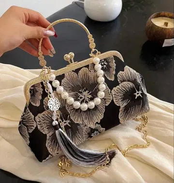 꽃무늬 클러치백 블랙