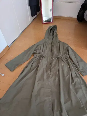 후드 부착 올리브 롱 코트