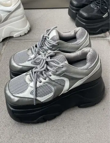 미사용 새상품 EMODA 탄 벌키 스니커즈 M 사이즈