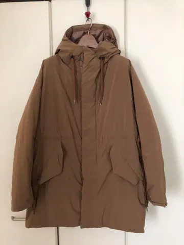 BEAMS LIGHTS 브라운 후드 부착 다운 코트