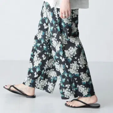 카구레 리버티 이지 팬츠 꽃무늬 와이드 팬츠