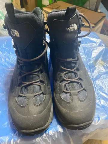 THE NORTH FACE 등산화 하이컷 블랙