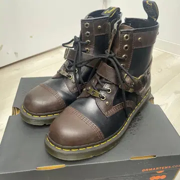 Dr. Martens 워너 브라더스 부츠