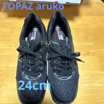 지퍼 달린 블랙스 스니커즈 24.0cm