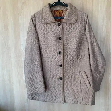 베이지 퀼팅 자켓 사이즈 L L