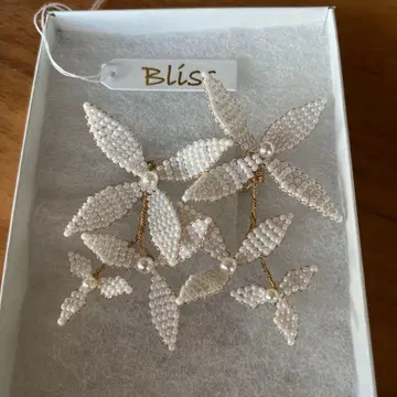 A.B.ELLIE풍 엘레강트한 꽃 디자인 귀찌