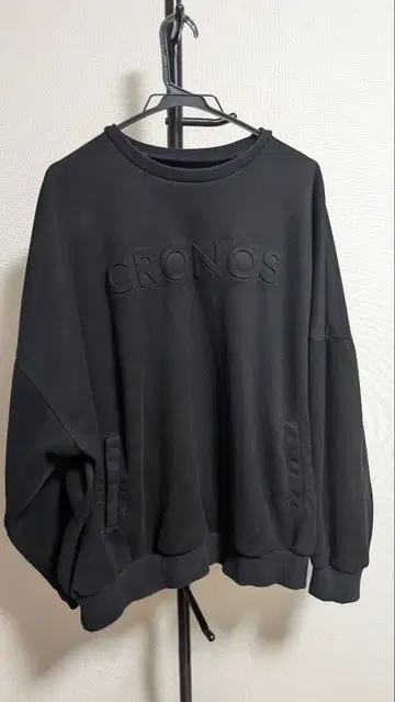 CRONOS 블랙 맨투맨