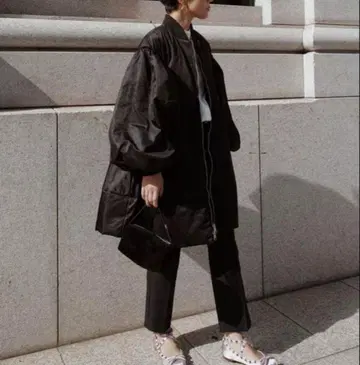 MACHATT 탑 서모 형태 코트 블랙