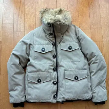CANADA GOOSE 베이지 다운 자켓 M