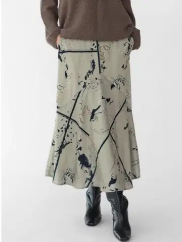 새상품 야마다야 추상 패턴 플레어 롱 스커트 베이지