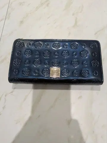 CLATHAS 장지갑 에나멜 네이비 귀여운 반짝반짝