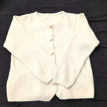 화이트 가디건 긴팔 리본 버튼