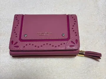 사만다 타바사 핑크 3단 폴더형 지갑 컷 아웃 디자인