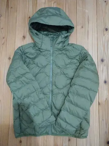 UNIQLO JW ANDERSON 울트라 라이트 다운 자켓 M 사이즈
