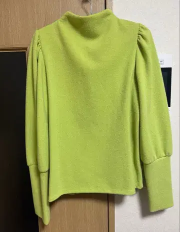 퍼프 슬리브 상의