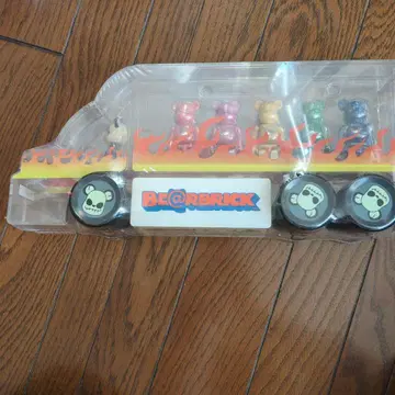 TOKIO 10주년 기념 BE@RBRICK 베어브릭