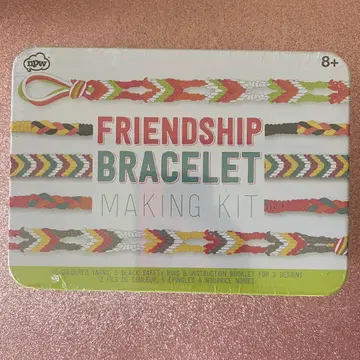 FRIENDSHIP BRACELET MAKING KIT