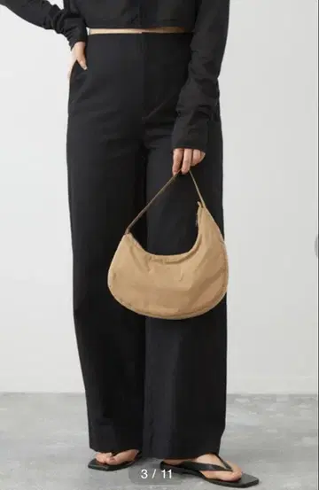 베이지 핸드백 슬링백