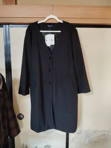 시마무라 오카다유리 콜라보 노카라 코트 블랙 4L 새상품