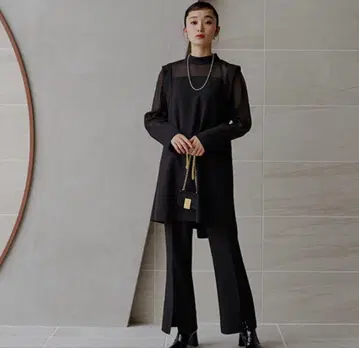 백 펄 디자인 상의 x 플레어 슬릿 팬츠 셋업 3L 결혼식