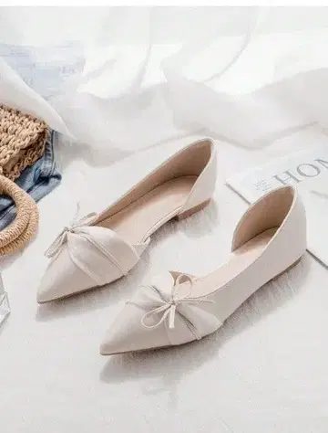 베이지 스틸레토 플랫슈즈