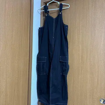 블랙 지퍼 달린 살로펫 스커트