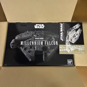 스타 워즈 1/72 퍼펙트 그레이드 밀레니엄 팔콘+서적