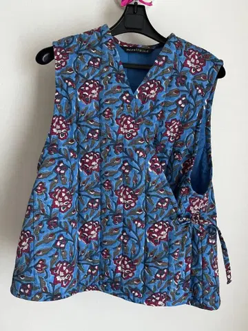 미즈이로 인드 퀼팅 베스트, 미사용, 성숙 큐트, 포인트 컬러 효과