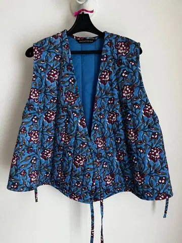 미즈이로 인드 퀼팅 베스트, 미사용, 성숙 큐트, 포인트 컬러 효과