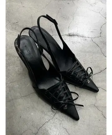 [ 미사용 새상품 ] EMODA 레이스업 리본 펌프스 블랙 / S