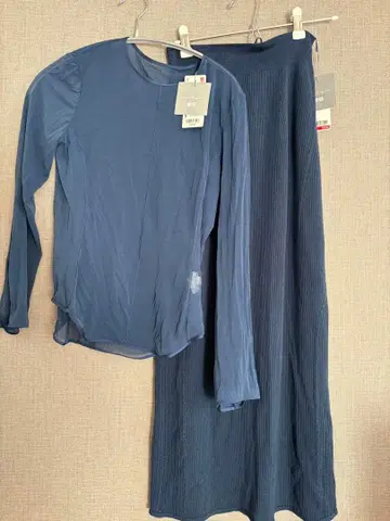 유니클로 마메쿠로구치 셋업 상하의 시어 크루넥 T