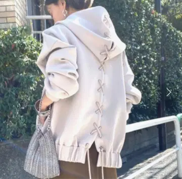 AMERI 백 레이스업 파카